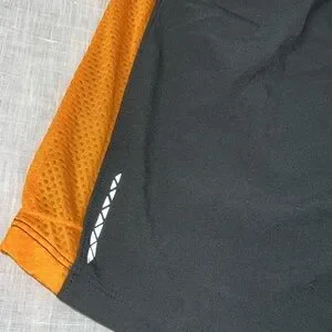 Saucony Shorts Nwt Saucony Throttle Shorts Large Black